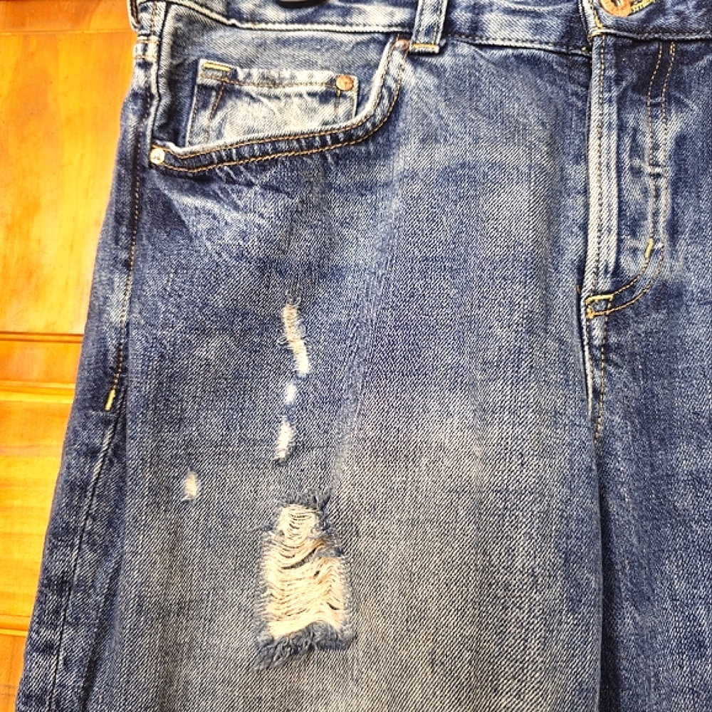 H&M Women's BoyFriend Low-Waist Button-Front Distressed Jeans, Size 28 - Picture 8 of 16